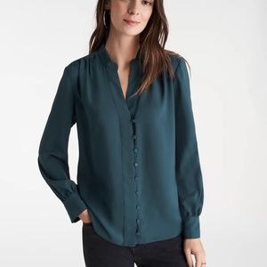 NWT Ann Taylor Covered Button Popover Blouse -- Size Medium